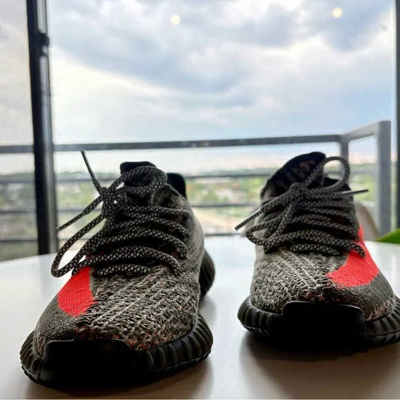 Men’s Yeezy Boost 350 V2 'Carbon Beluga' Size 6 1/2 - Picture 6 of 7